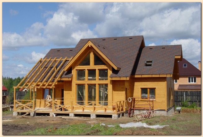 Construction de maison en bois. La maison en bois location